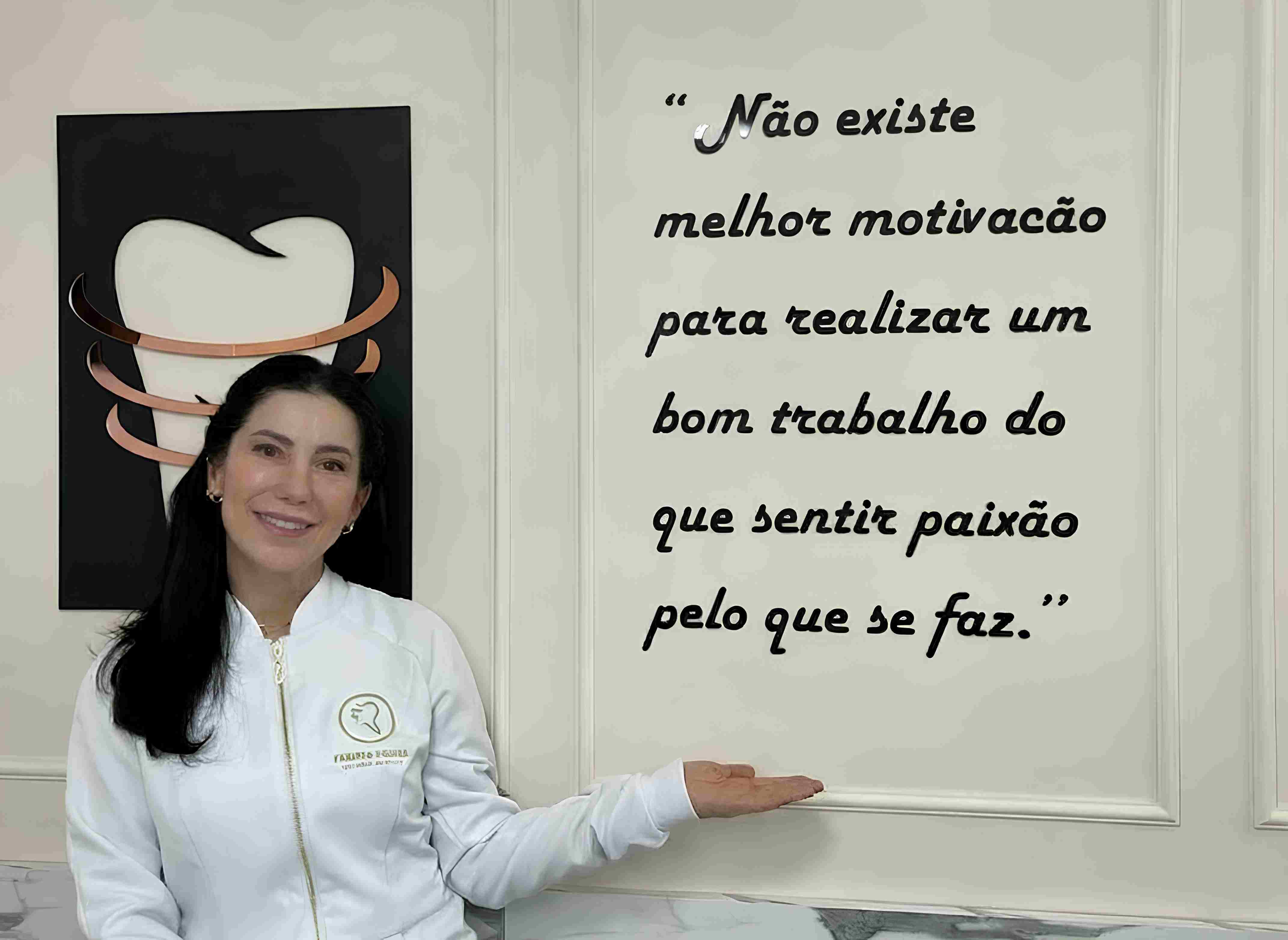 Dra. Fabiola no consultório